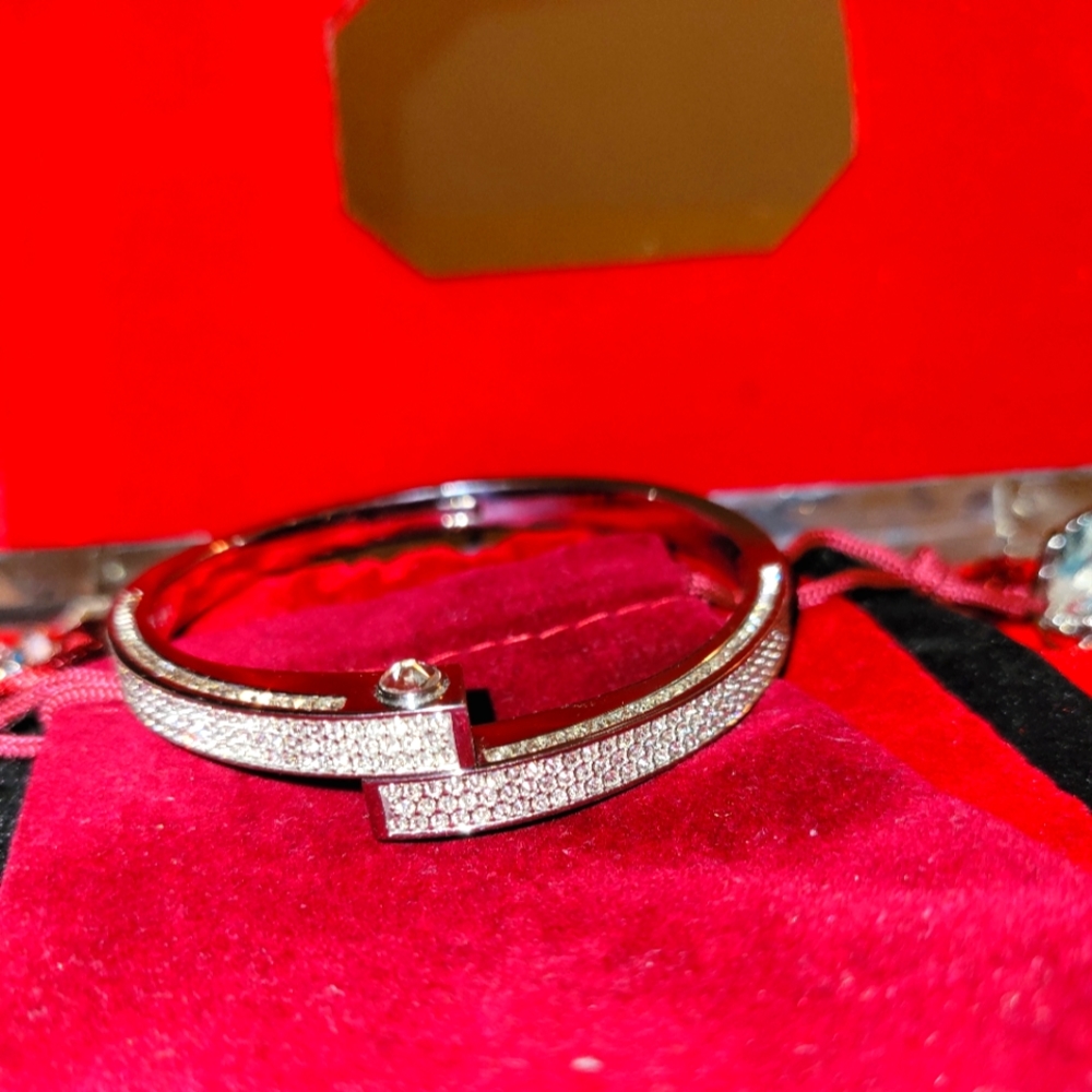 RARE GORGEOUS AUTHENTIC SWAROVSKI Vintage bracelet with FREE SWAROVSKI EARRINGS